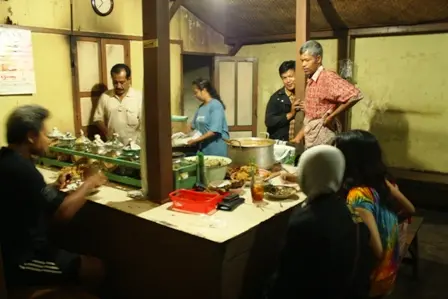 Sego tumpang mbah Templek